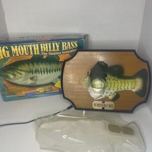 SEE VIDEO - FULLY WORKS Gemmy Big Mouth Billy Bass 1999 Singing Fish Bass Works!